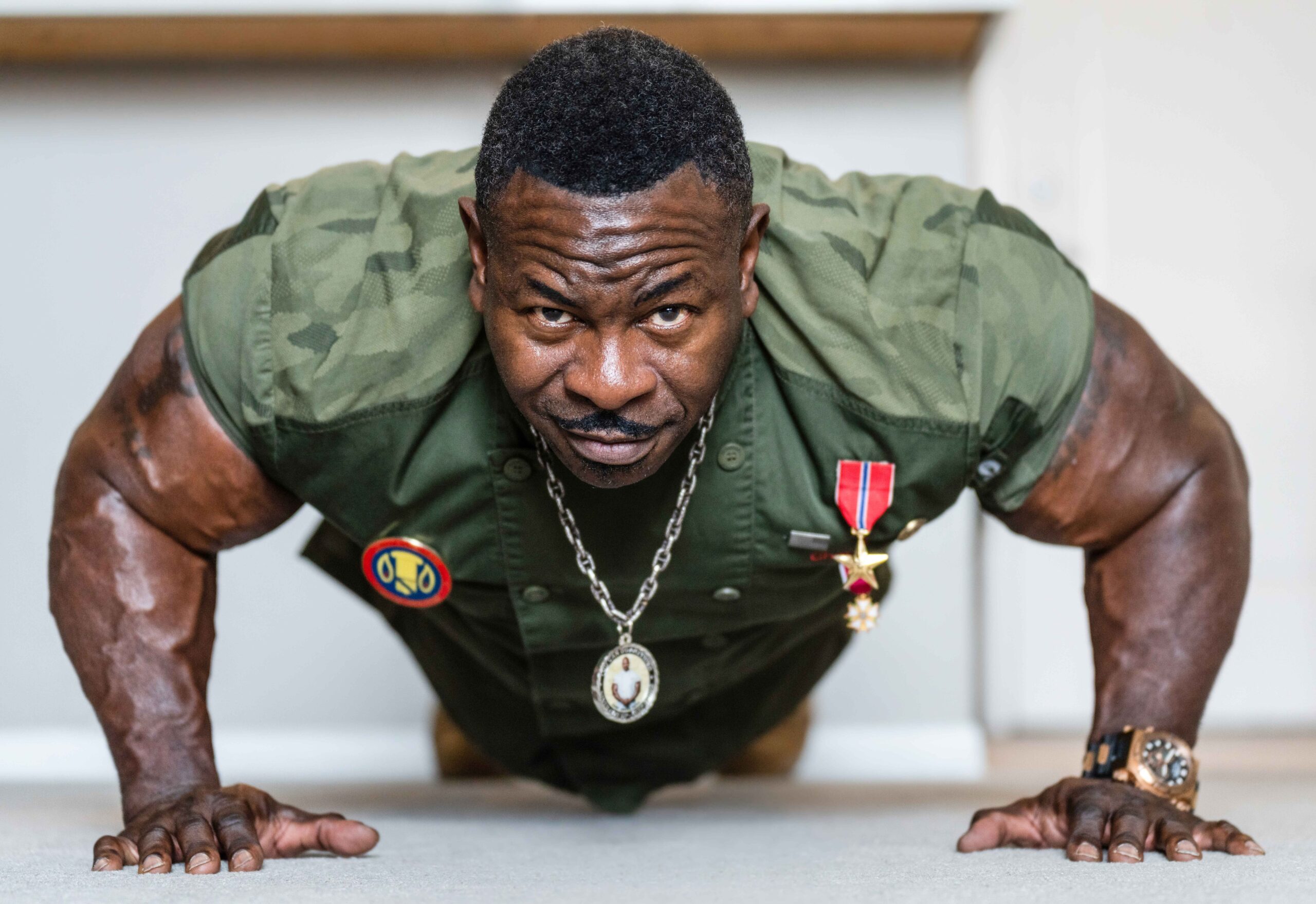 Chef Andre Rush does 2,222 pushups a day